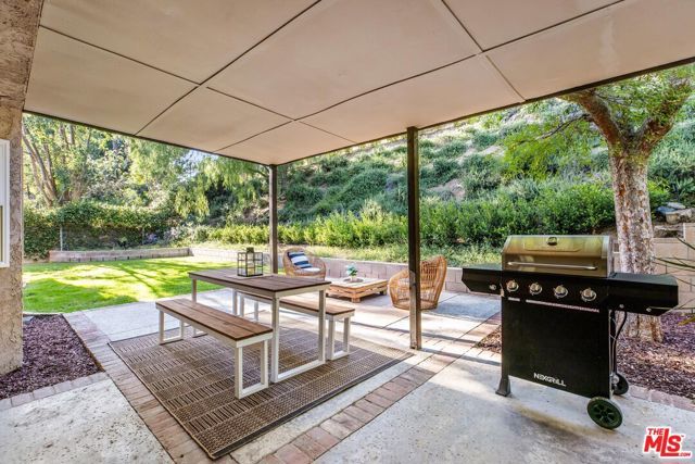 837 Brown Drive, Burbank, CA 91504