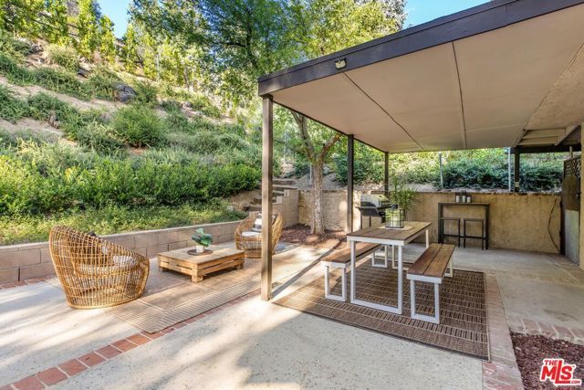 837 Brown Drive, Burbank, CA 91504