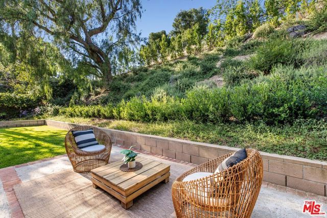 837 Brown Drive, Burbank, CA 91504