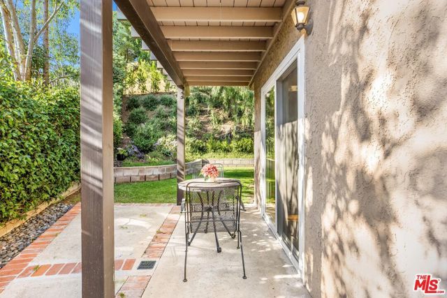 837 Brown Drive, Burbank, CA 91504