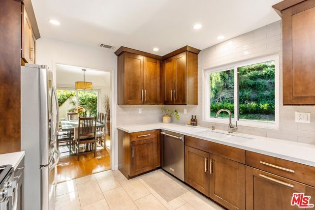 837 Brown Drive, Burbank, CA 91504