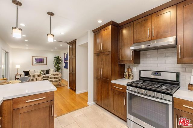 837 Brown Drive, Burbank, CA 91504