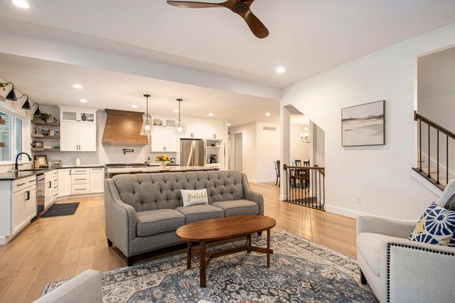 68575 W Banks Drive, Ontwa Twp, MI 49112