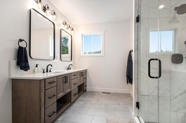 68575 W Banks Drive, Ontwa Twp, MI 49112