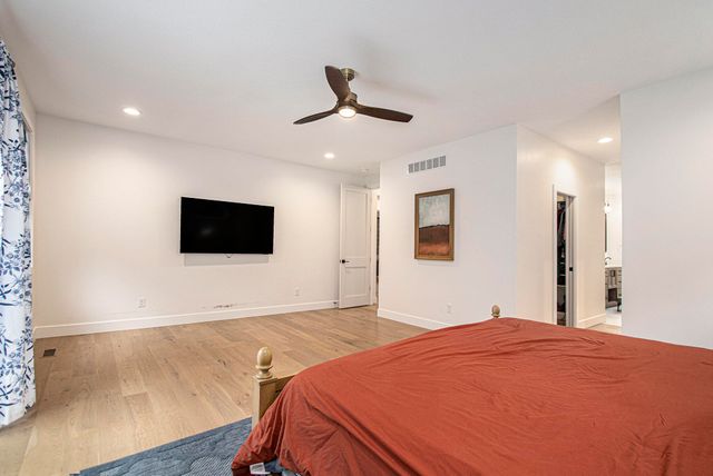 68575 W Banks Drive, Ontwa Twp, MI 49112