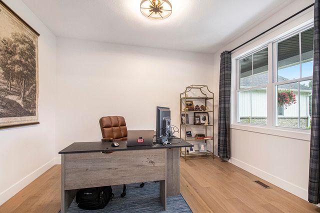 68575 W Banks Drive, Ontwa Twp, MI 49112