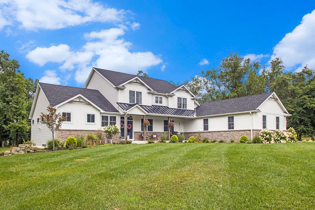 68575 W Banks Drive, Ontwa Twp, MI 49112