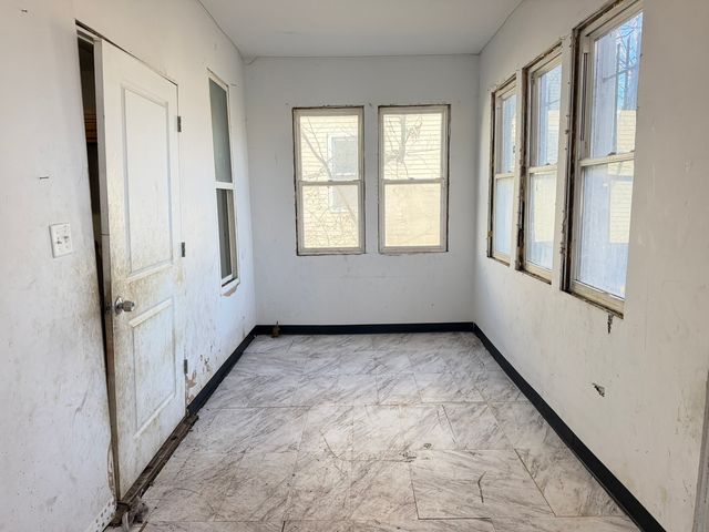 7939 S Escanaba Avenue, Chicago, IL 60617