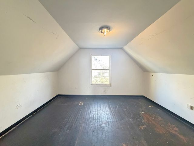 7939 S Escanaba Avenue, Chicago, IL 60617