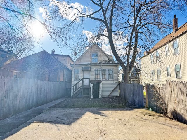 7939 S Escanaba Avenue, Chicago, IL 60617