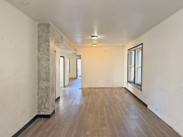 7939 S Escanaba Avenue, Chicago, IL 60617