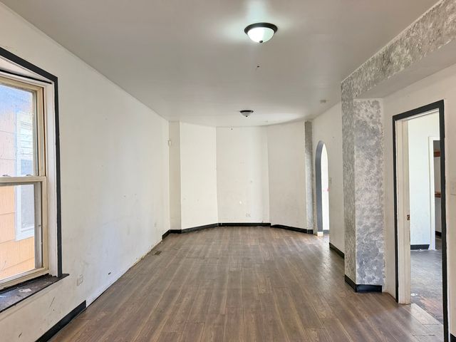 7939 S Escanaba Avenue, Chicago, IL 60617