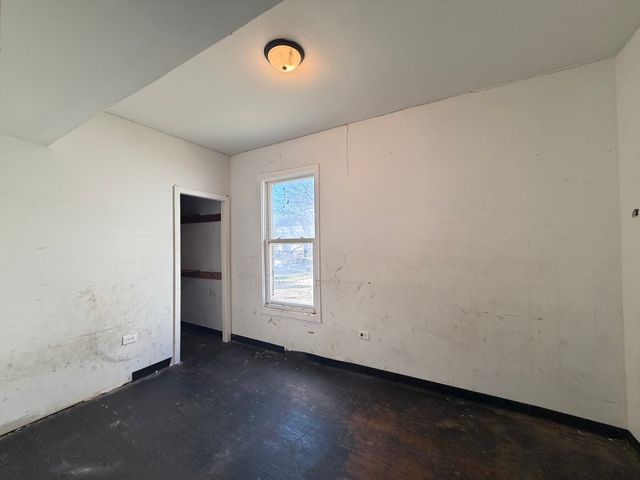7939 S Escanaba Avenue, Chicago, IL 60617