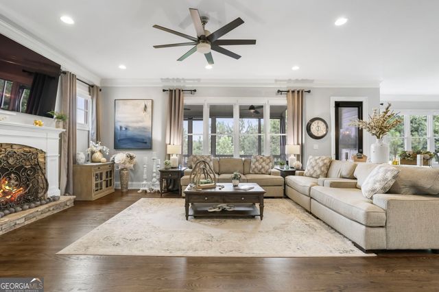 525 Willow Oak Way, Roswell, GA 30076