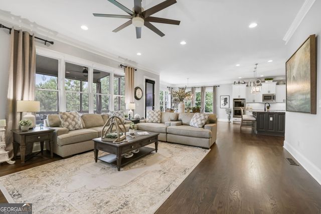 525 Willow Oak Way, Roswell, GA 30076