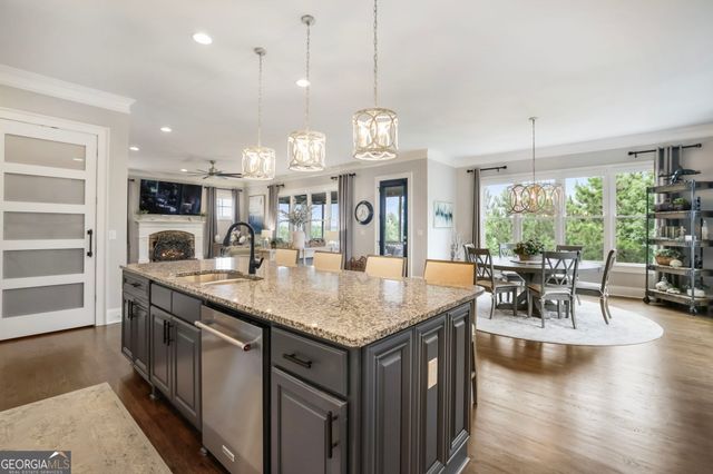 525 Willow Oak Way, Roswell, GA 30076