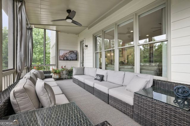 525 Willow Oak Way, Roswell, GA 30076