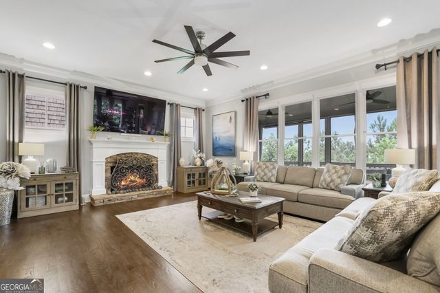 525 Willow Oak Way, Roswell, GA 30076