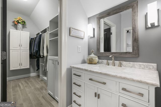 525 Willow Oak Way, Roswell, GA 30076
