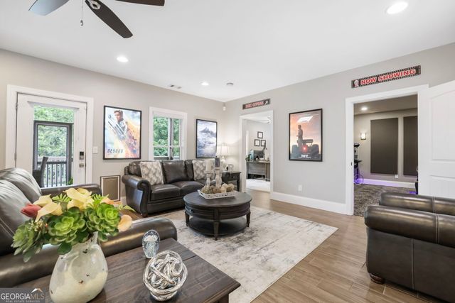 525 Willow Oak Way, Roswell, GA 30076