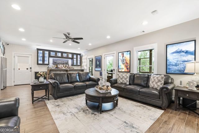 525 Willow Oak Way, Roswell, GA 30076