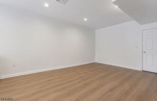 41 Chestnut Ct, Cedar Grove Twp., NJ 07009