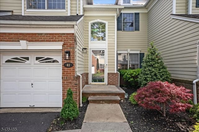 41 Chestnut Ct, Cedar Grove Twp., NJ 07009