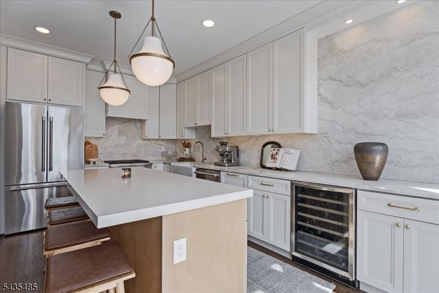 41 Chestnut Ct, Cedar Grove Twp., NJ 07009