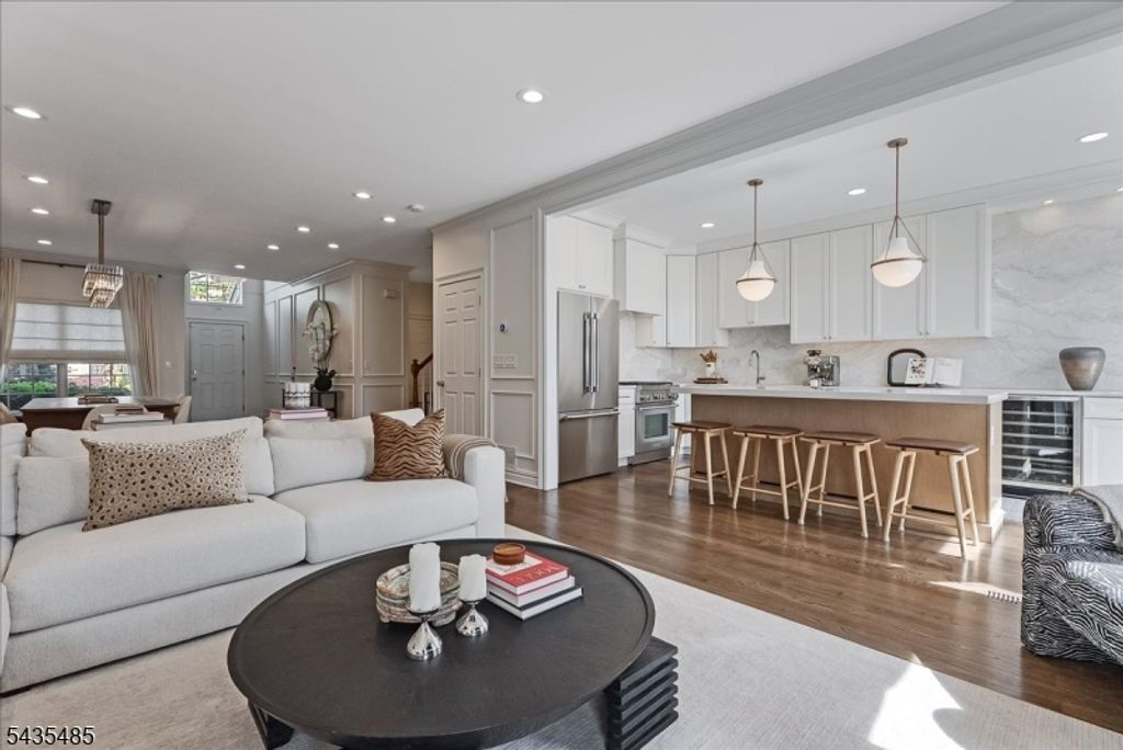 41 Chestnut Ct, Cedar Grove Twp., NJ 07009