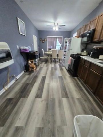8237 S Burley Avenue, Chicago, IL 60617