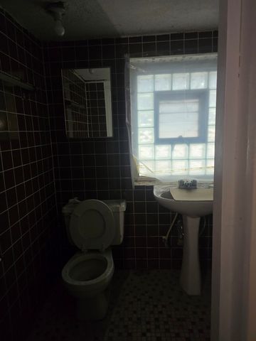 8237 S Burley Avenue, Chicago, IL 60617