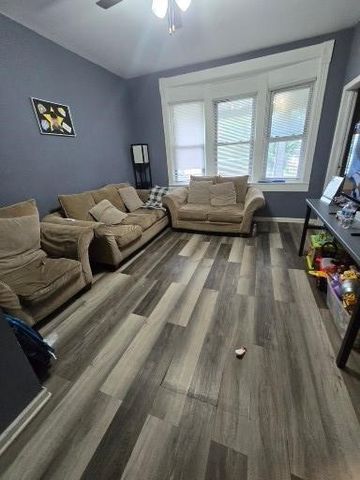 8237 S Burley Avenue, Chicago, IL 60617