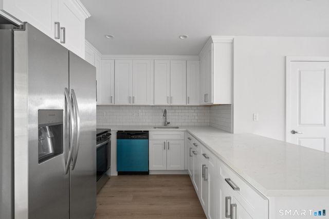 29 Village Road 3, Milford, CT 06460