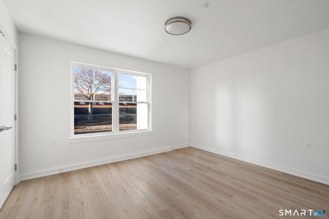 29 Village Road 3, Milford, CT 06460