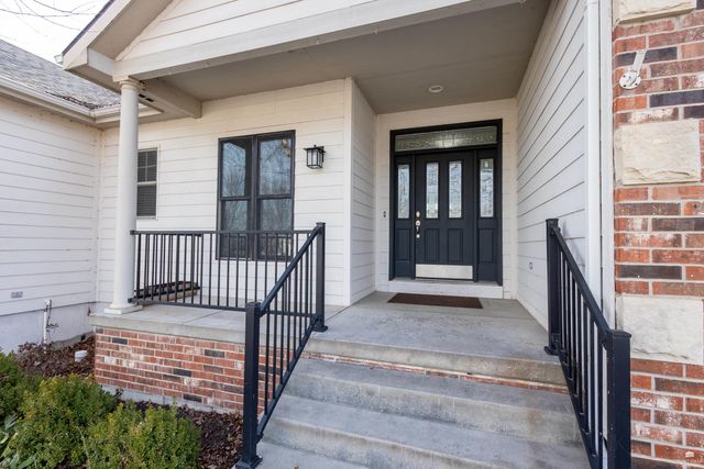 2705 St. Charles Circle, Manhattan, KS 66502