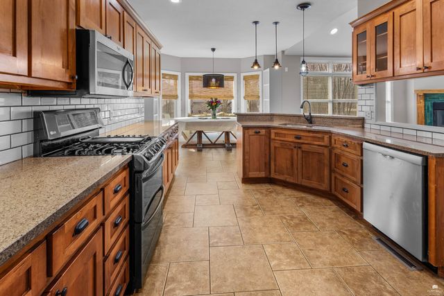 2705 St. Charles Circle, Manhattan, KS 66502