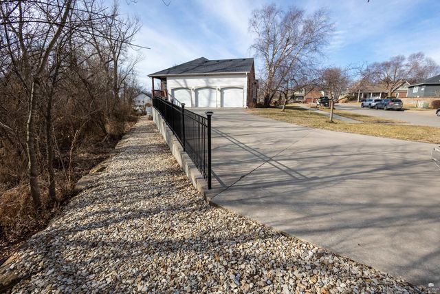 2705 St. Charles Circle, Manhattan, KS 66502