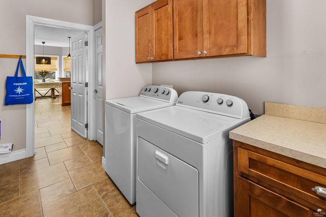 2705 St. Charles Circle, Manhattan, KS 66502