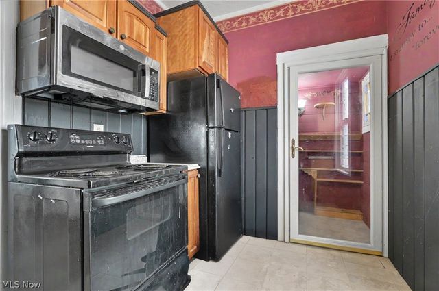 1297 W 116th Street, Cleveland, OH 44102