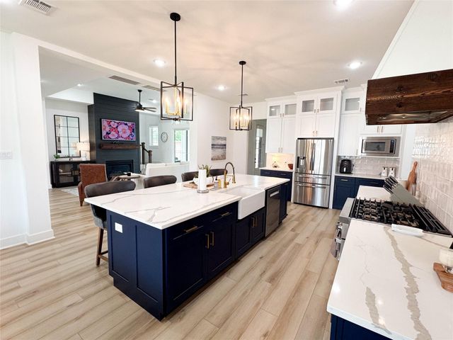 21823 White Oak View Drive, Tomball, TX 77375