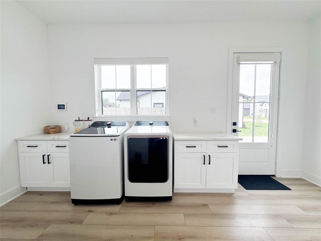 21823 White Oak View Drive, Tomball, TX 77375