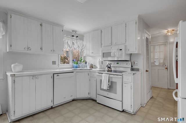 3 Cotswold Way, Avon, CT 06001