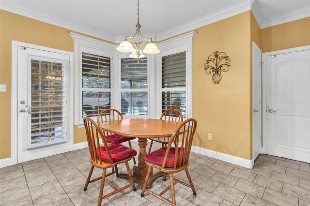 1921 Willow Bend Drive, Oak Leaf, TX 75154