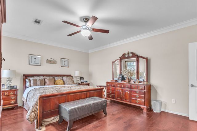 1921 Willow Bend Drive, Oak Leaf, TX 75154