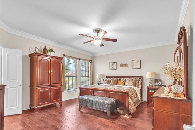 1921 Willow Bend Drive, Oak Leaf, TX 75154