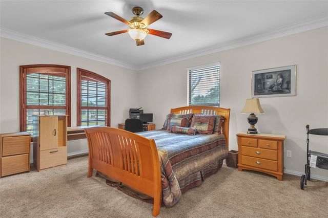 1921 Willow Bend Drive, Oak Leaf, TX 75154