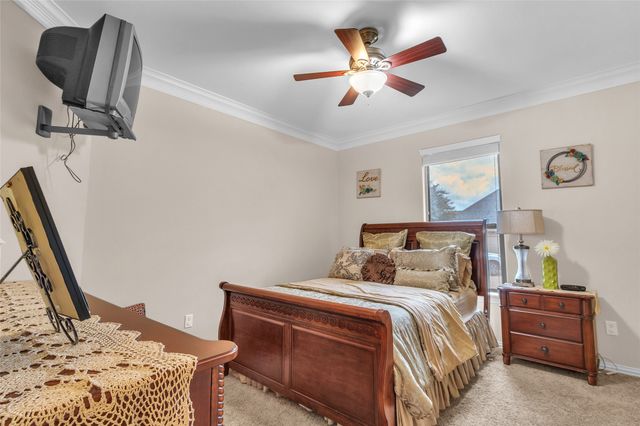 1921 Willow Bend Drive, Oak Leaf, TX 75154