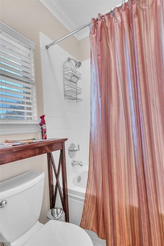 1921 Willow Bend Drive, Oak Leaf, TX 75154