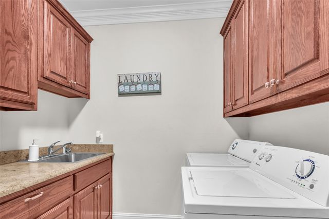 1921 Willow Bend Drive, Oak Leaf, TX 75154