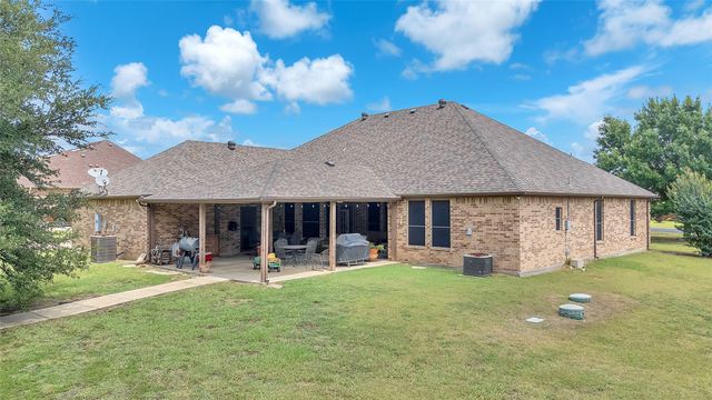 1921 Willow Bend Drive, Oak Leaf, TX 75154